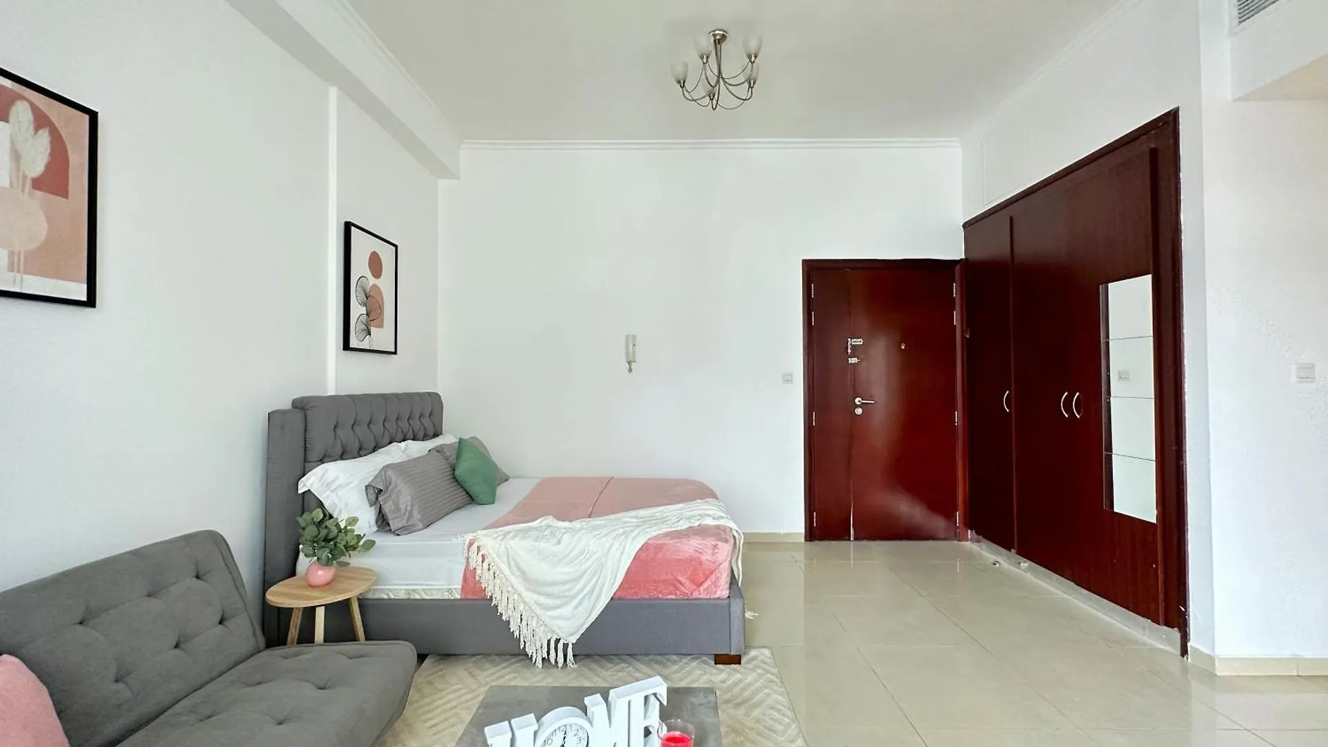 Apartment Big Studio W/ Balcony And Easy Access To The Beach Dubai