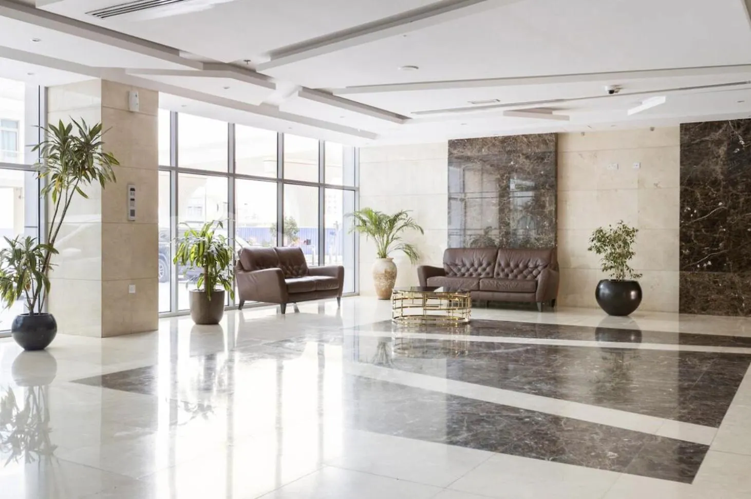 Big Studio W/ Balcony And Easy Access To The Beach Dubai Apartment