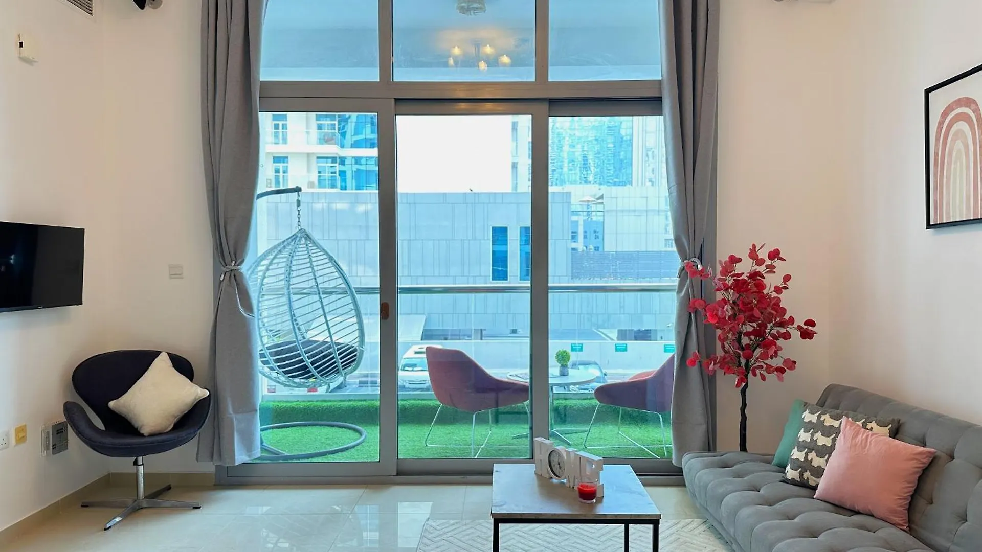 Big Studio W/ Balcony And Easy Access To The Beach Dubai
