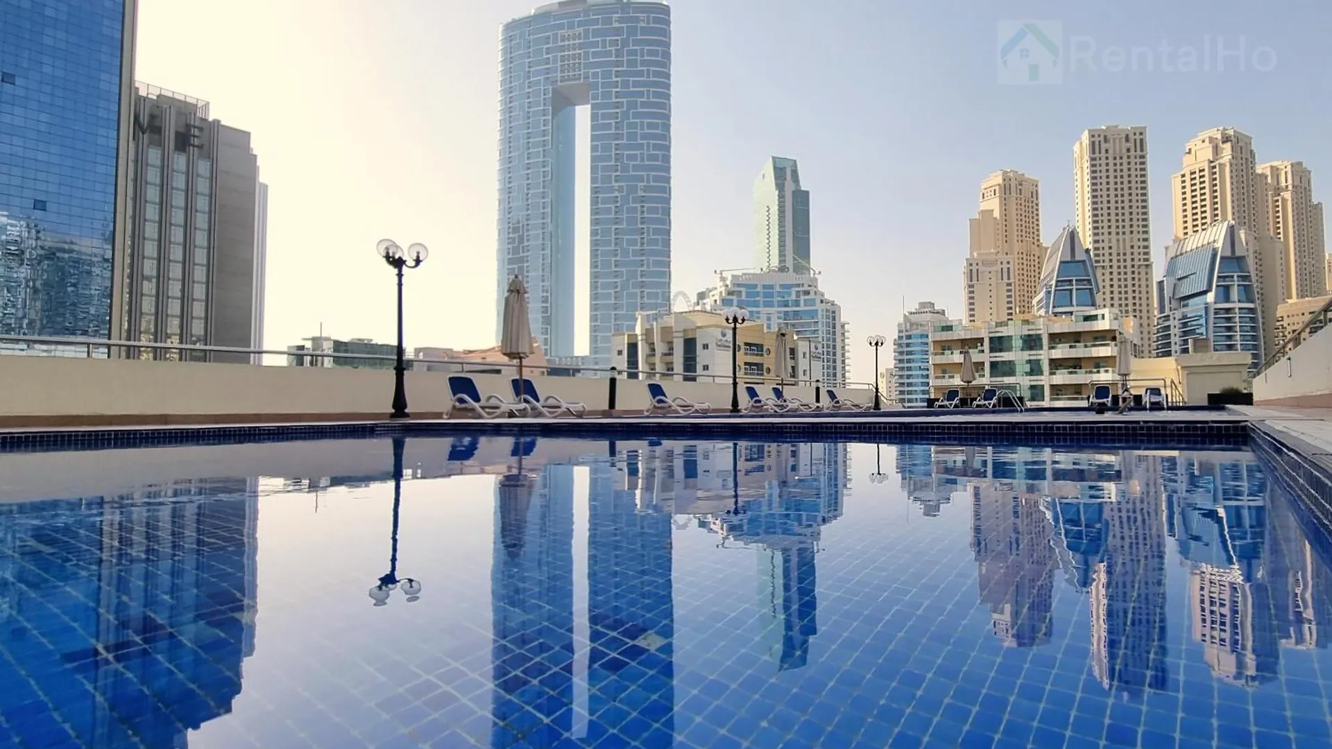 Big Studio W/ Balcony And Easy Access To The Beach Dubai Apartment