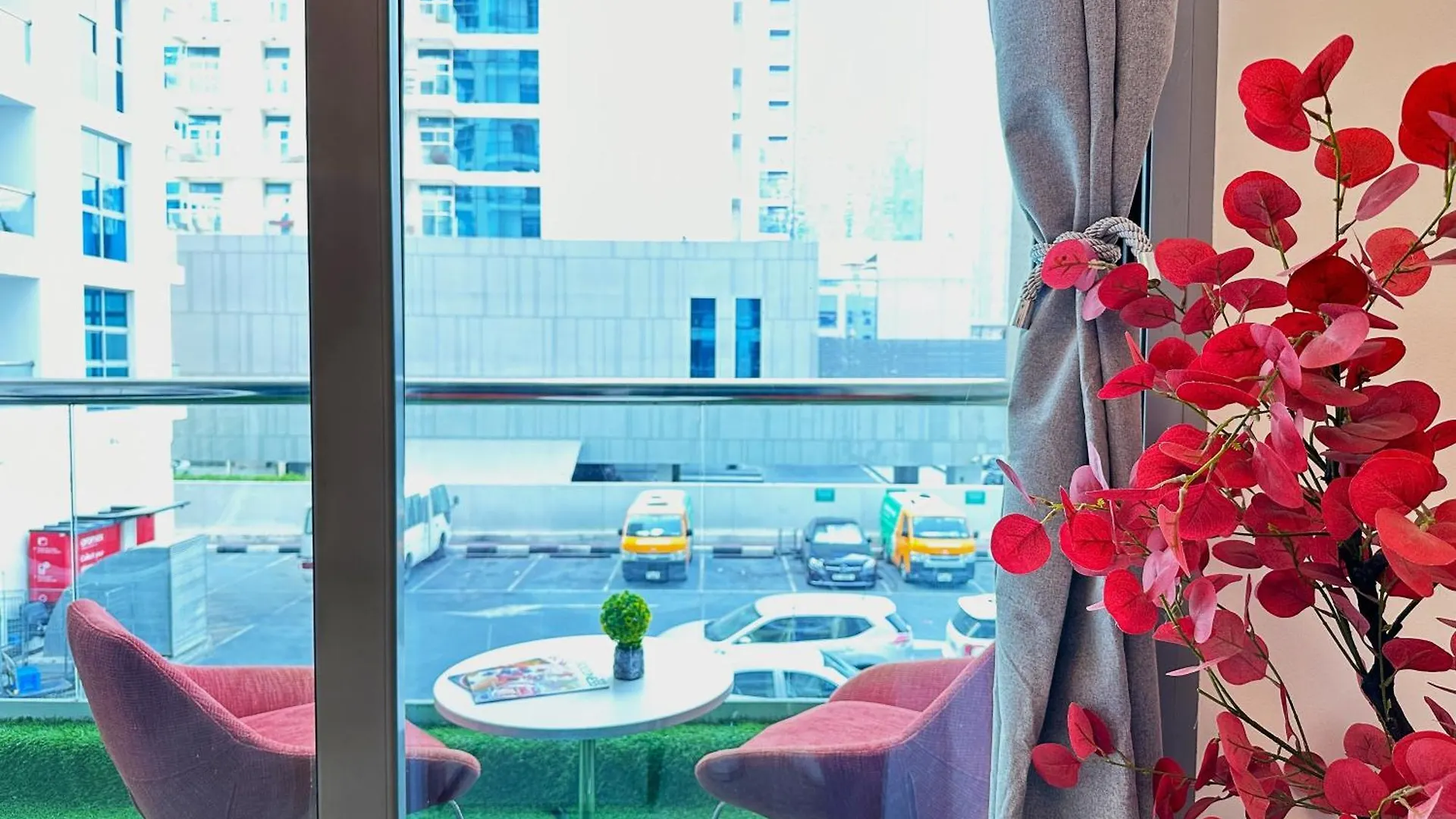 Apartment Big Studio W/ Balcony And Easy Access To The Beach Dubai