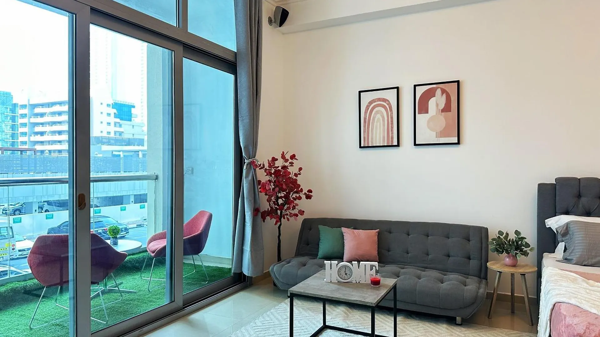 Apartment Big Studio W/ Balcony And Easy Access To The Beach Dubai