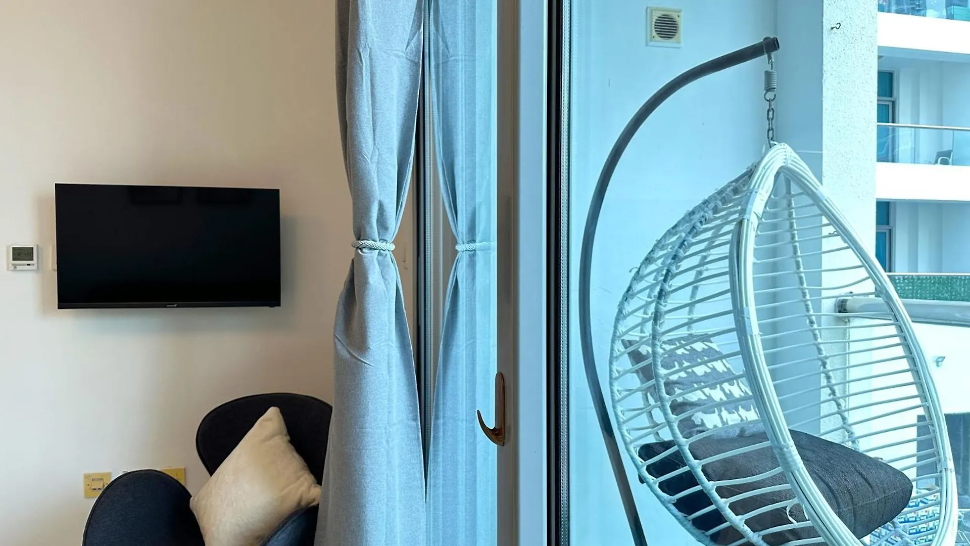 Big Studio W/ Balcony And Easy Access To The Beach Dubai 0*,  United Arab Emirates